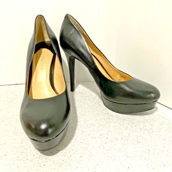 Gianni Bini Black Leather Platform High Heels Pumps Classic Stiletto Shoes 9.5M - Picture 11 of 11